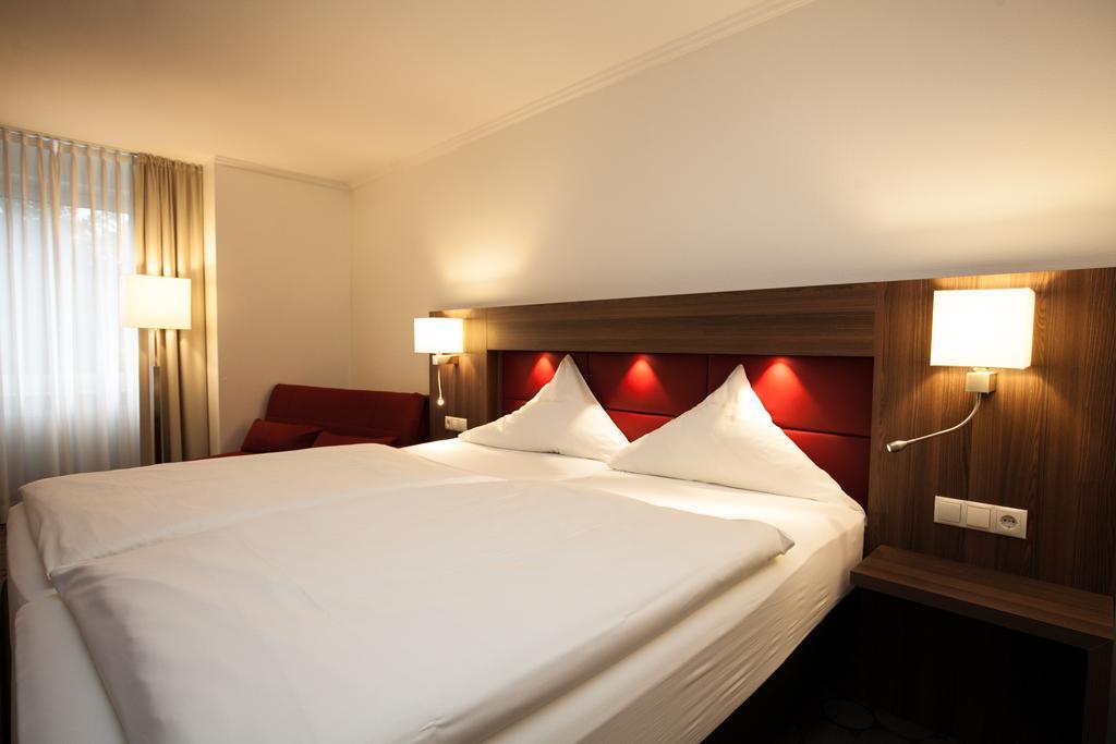 Hotel Am Erzengel Bocholt Bagian luar foto